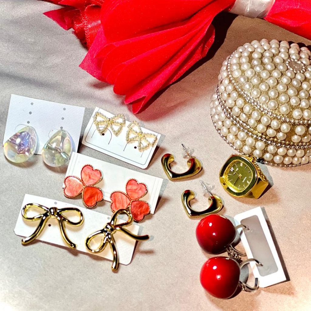 earrings , rings , jewellery